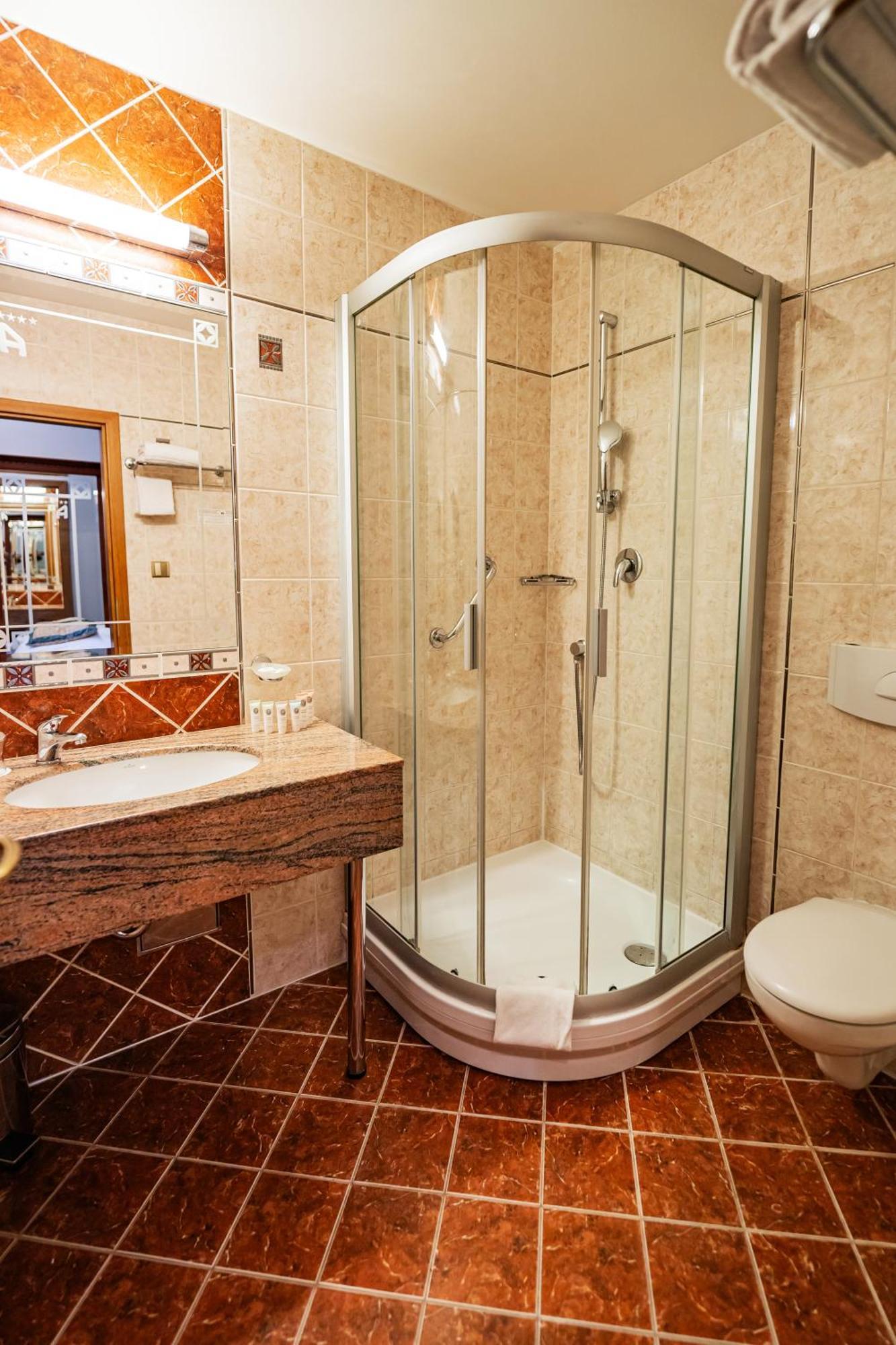Hotel U Divadla - Czech Leading Hotels Прага Екстериор снимка