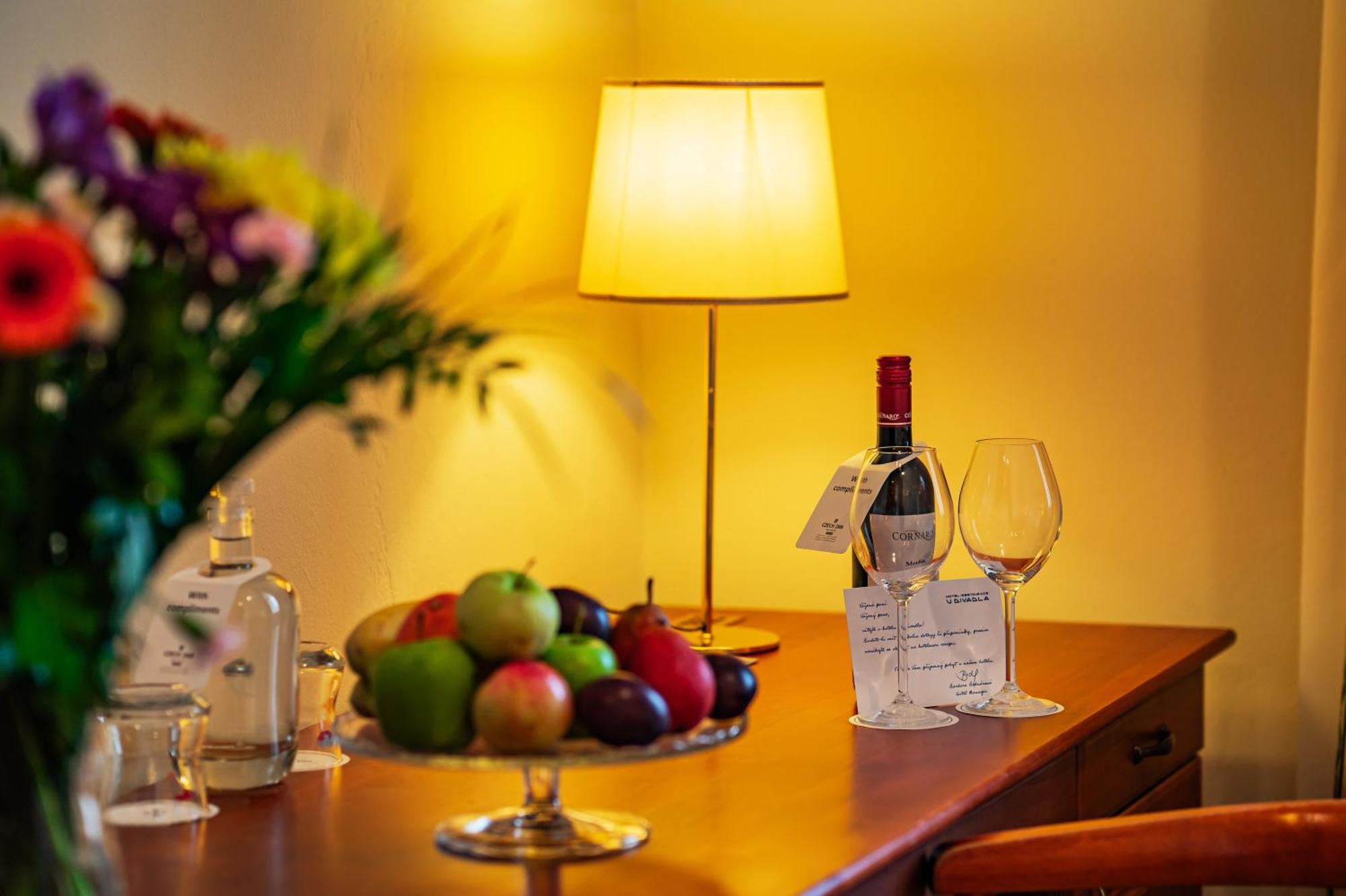Hotel U Divadla - Czech Leading Hotels Прага Екстериор снимка