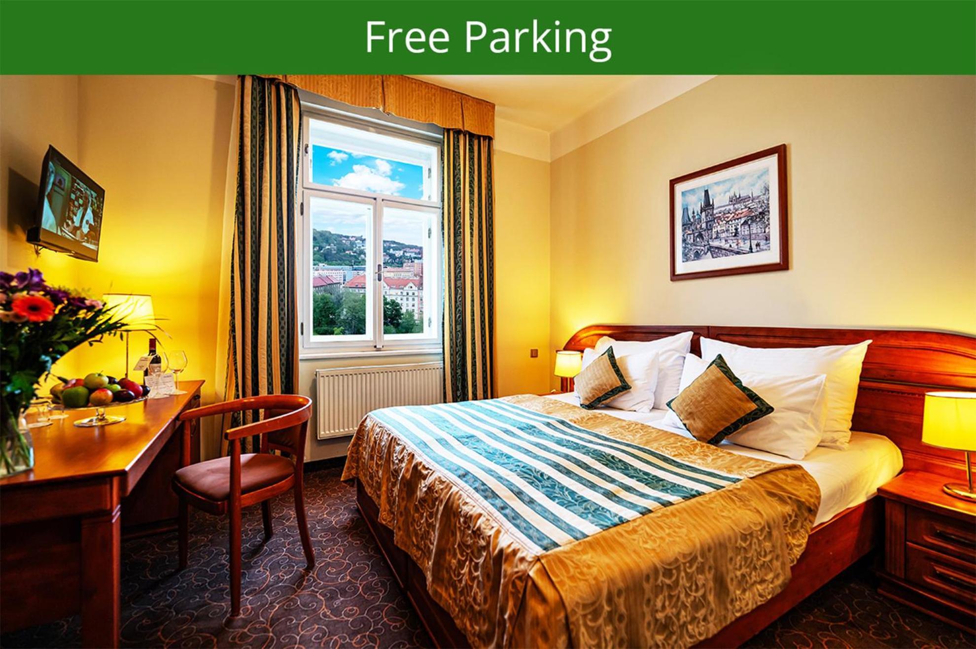 Hotel U Divadla - Czech Leading Hotels Прага Екстериор снимка