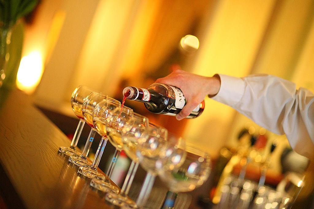 Hotel U Divadla - Czech Leading Hotels Прага Екстериор снимка