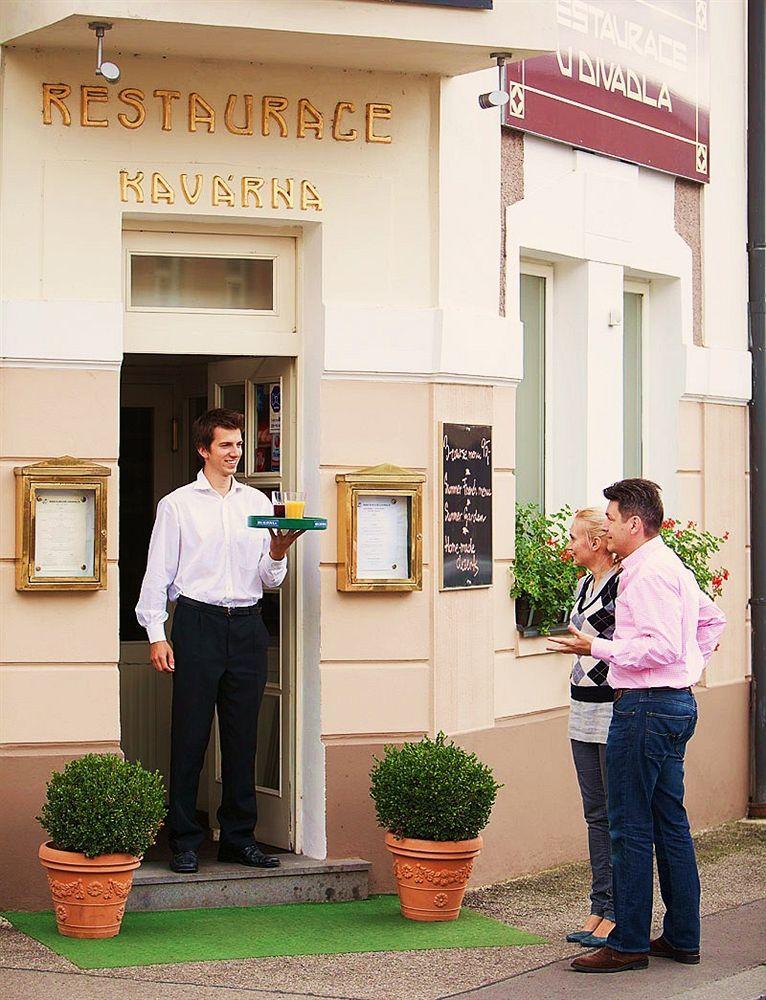 Hotel U Divadla - Czech Leading Hotels Прага Екстериор снимка