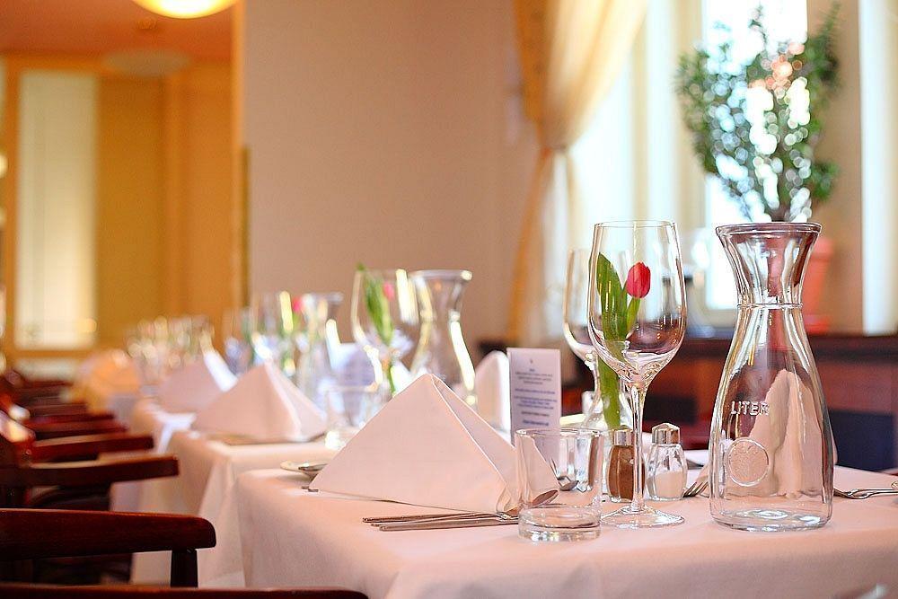 Hotel U Divadla - Czech Leading Hotels Прага Екстериор снимка