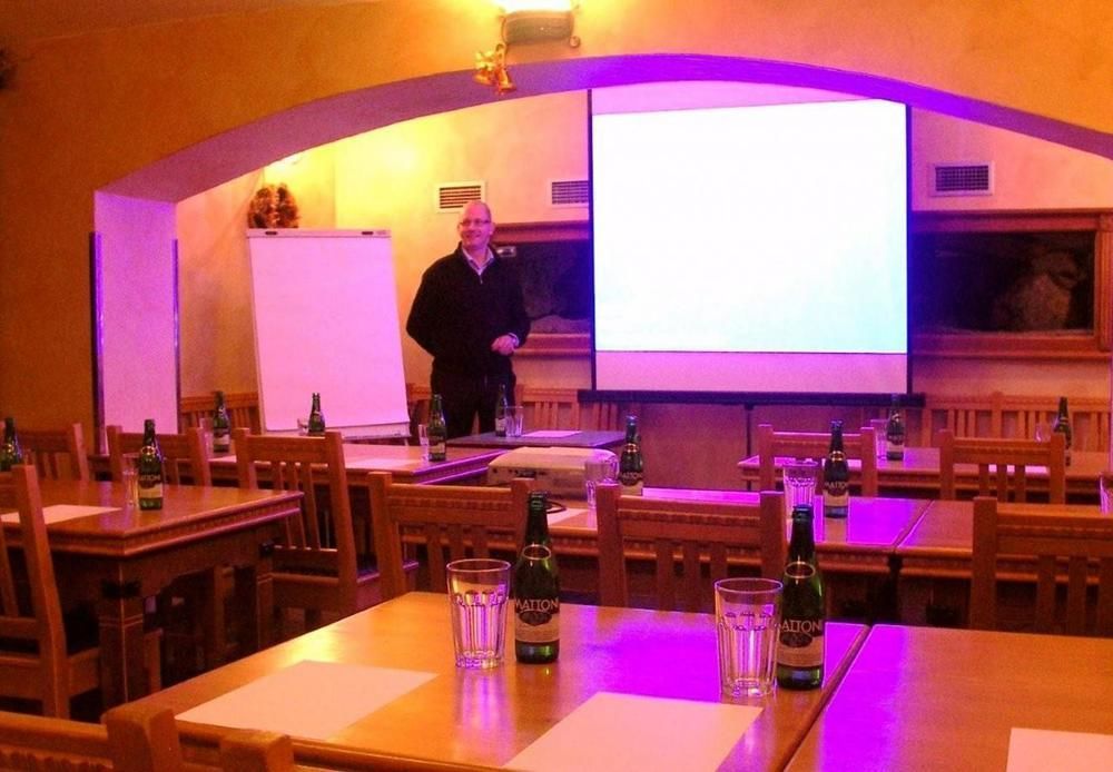 Hotel U Divadla - Czech Leading Hotels Прага Екстериор снимка