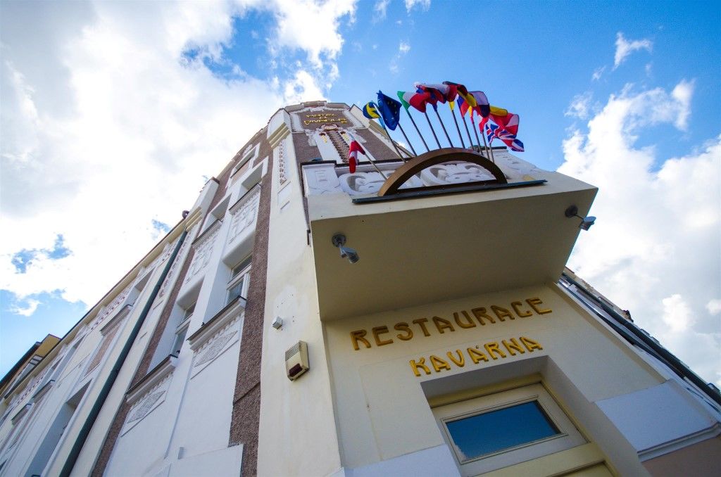 Hotel U Divadla - Czech Leading Hotels Прага Екстериор снимка