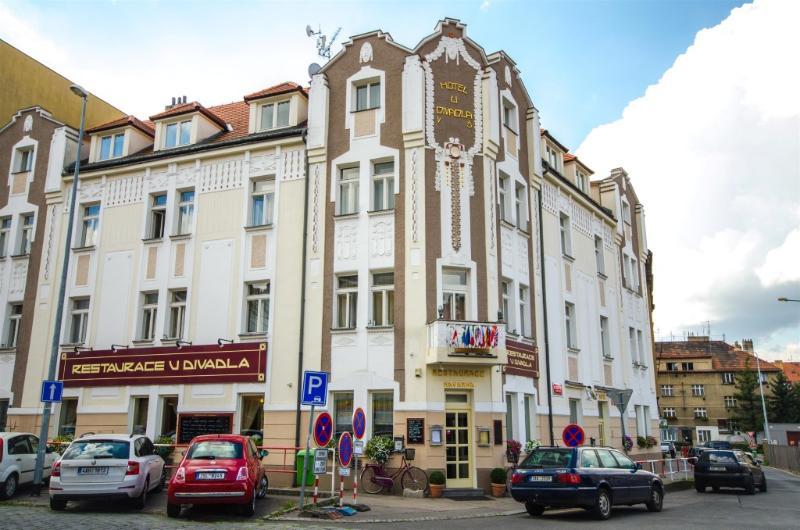 Hotel U Divadla - Czech Leading Hotels Прага Екстериор снимка