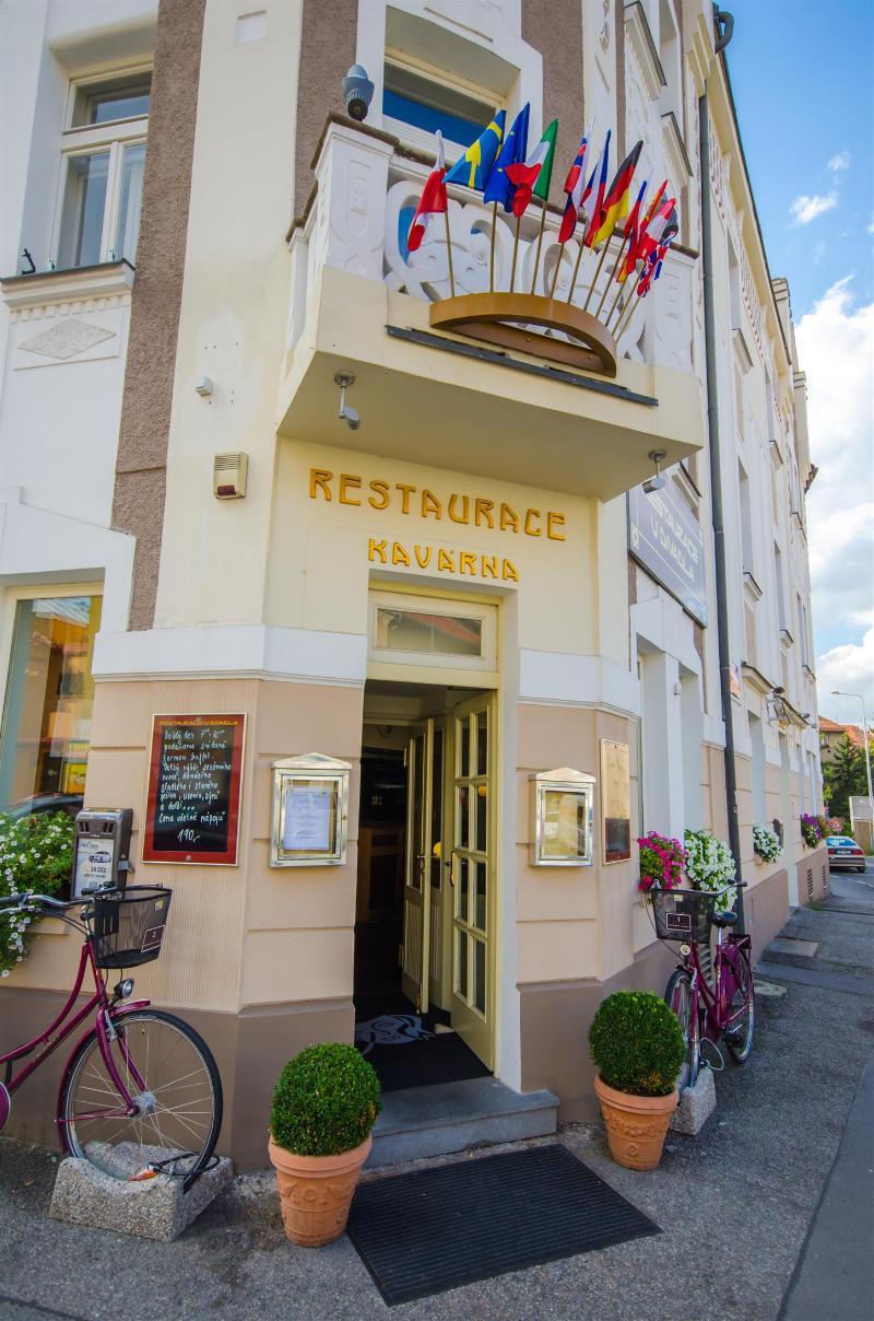 Hotel U Divadla - Czech Leading Hotels Прага Екстериор снимка